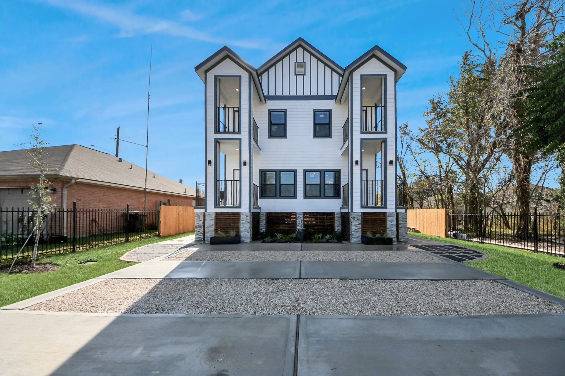 5226 Ricky Street, Houston, TX 77033 5226 Ricky Street, Houston, TX 77033