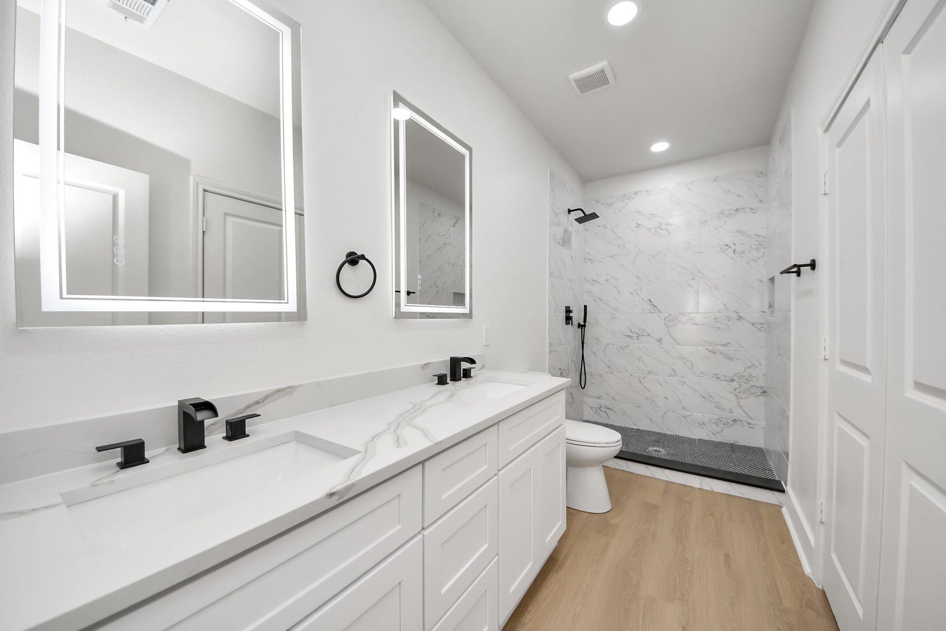 5226 Ricky Street, Houston, TX 77033 5226 Ricky Street, Houston, TX 77033