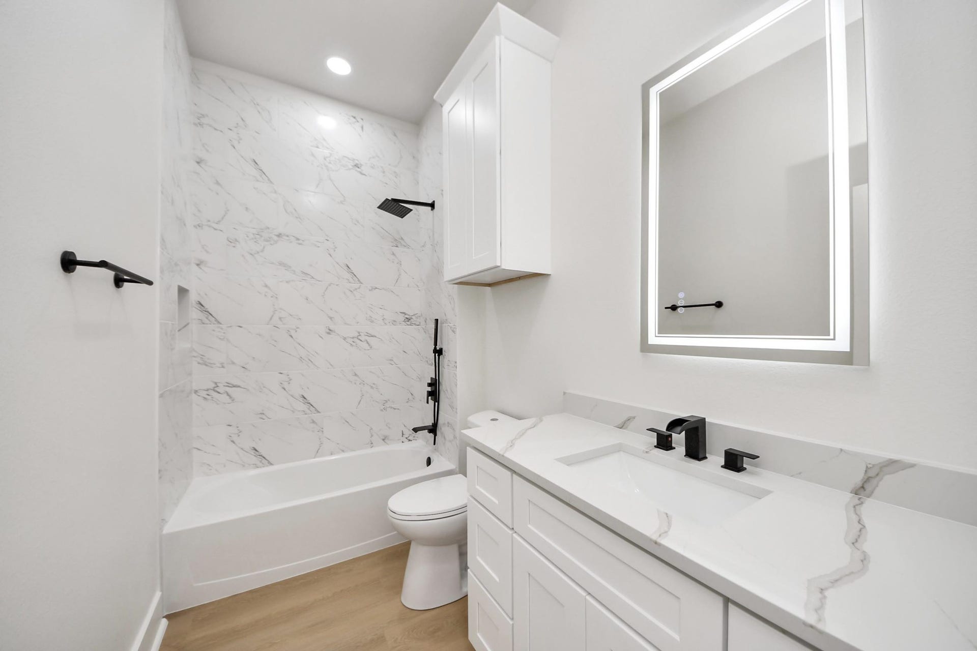 5226 Ricky Street, Houston, TX 77033 5226 Ricky Street, Houston, TX 77033