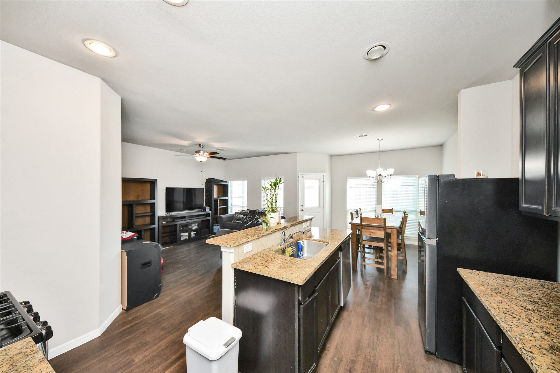 14927 Cardiff Cliff Lane, Houston, TX 77053 14927 Cardiff Cliff Lane, Houston, TX 77053
