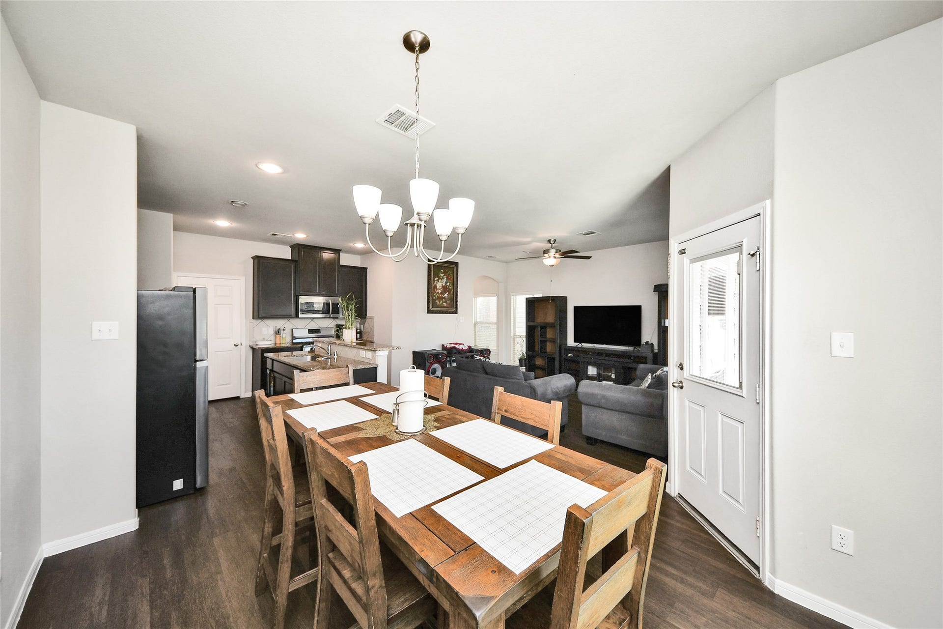 14927 Cardiff Cliff Lane, Houston, TX 77053 14927 Cardiff Cliff Lane, Houston, TX 77053