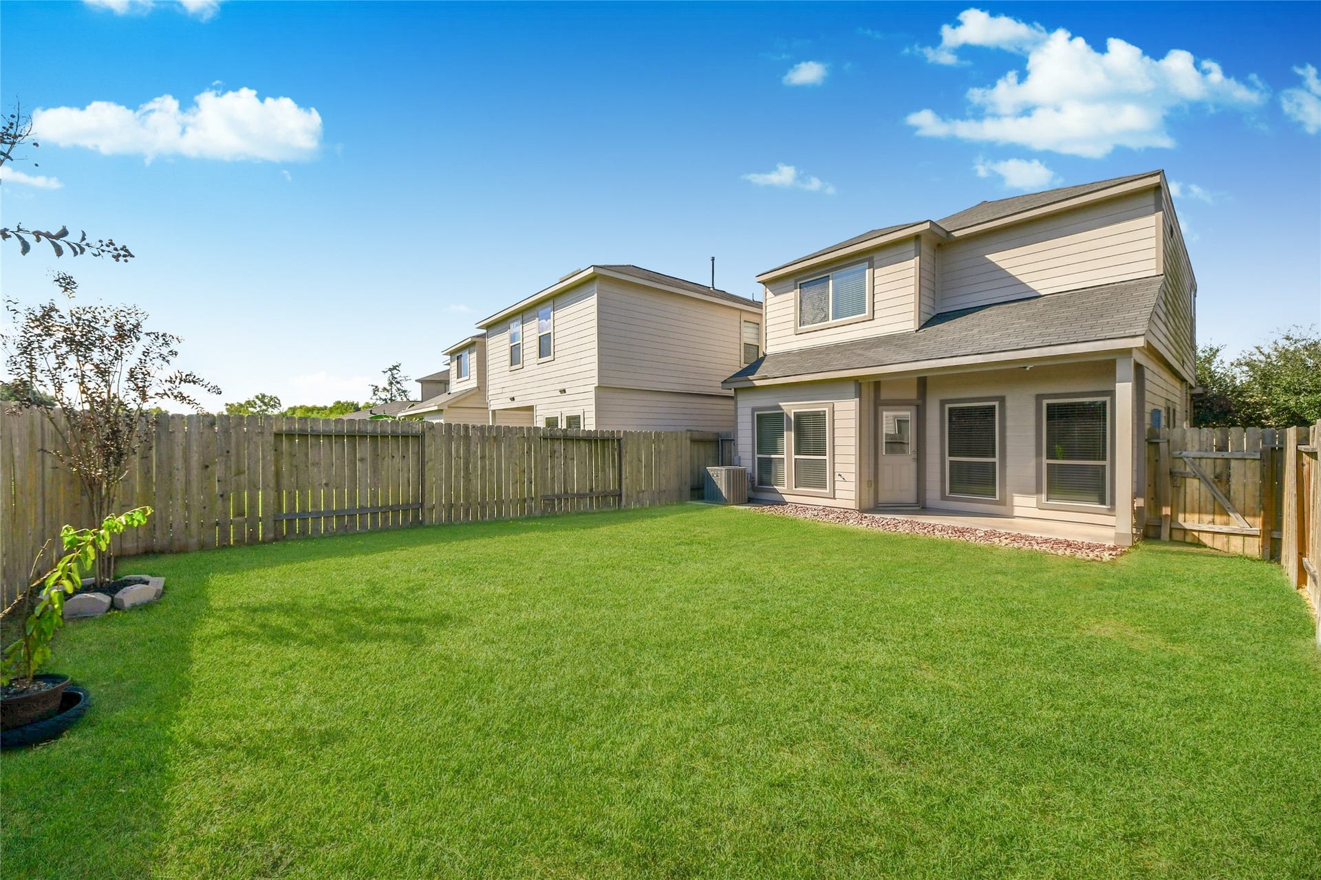 14927 Cardiff Cliff Lane, Houston, TX 77053 14927 Cardiff Cliff Lane, Houston, TX 77053