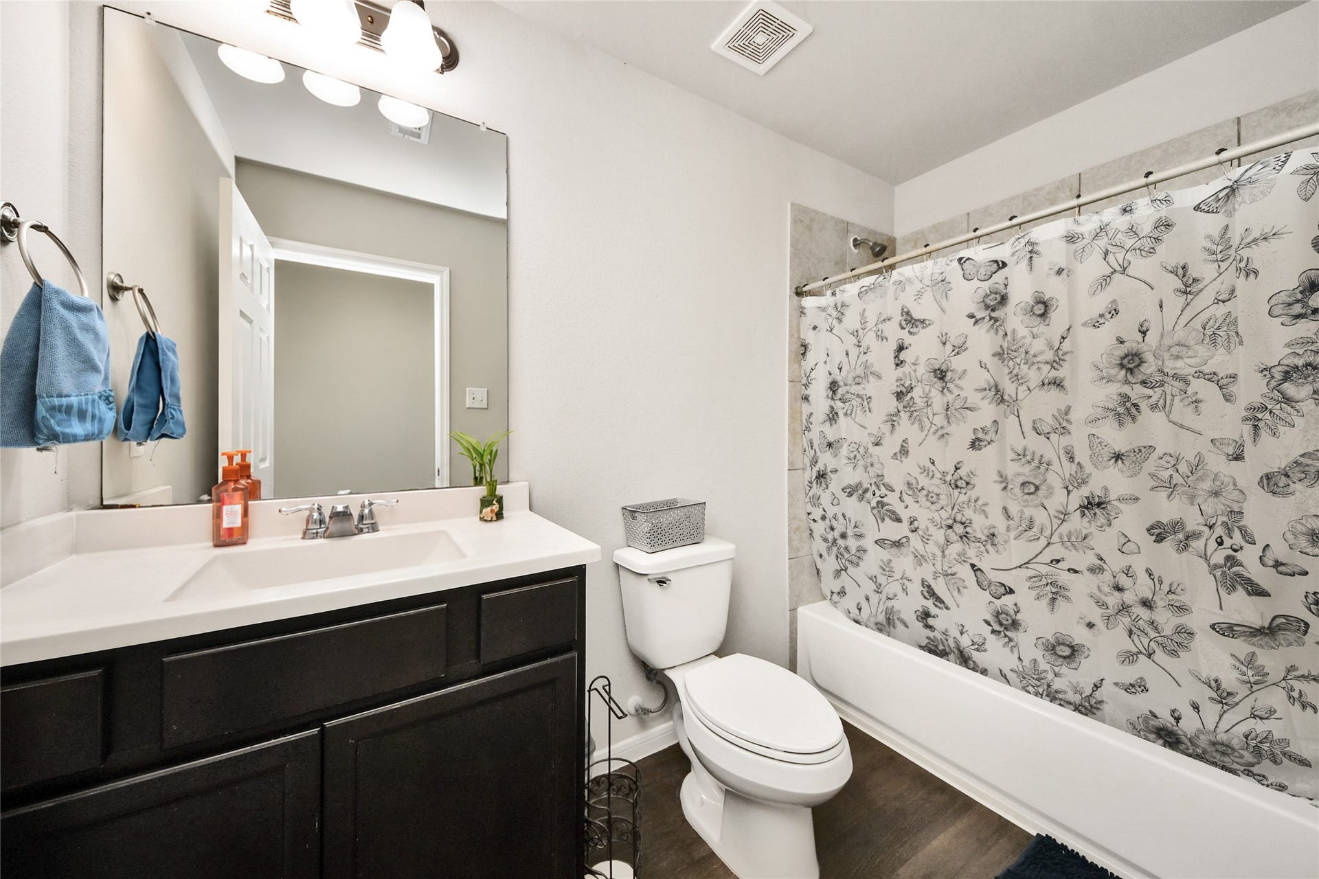 14927 Cardiff Cliff Lane, Houston, TX 77053 14927 Cardiff Cliff Lane, Houston, TX 77053