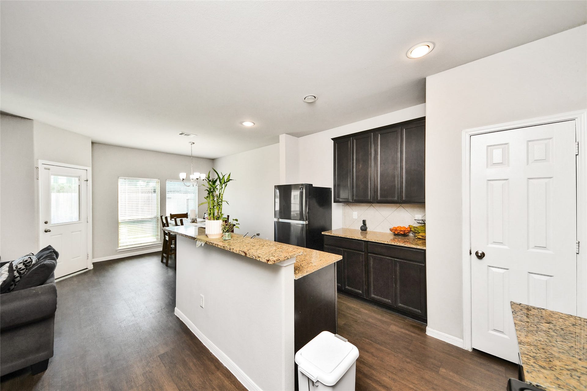 14927 Cardiff Cliff Lane, Houston, TX 77053 14927 Cardiff Cliff Lane, Houston, TX 77053