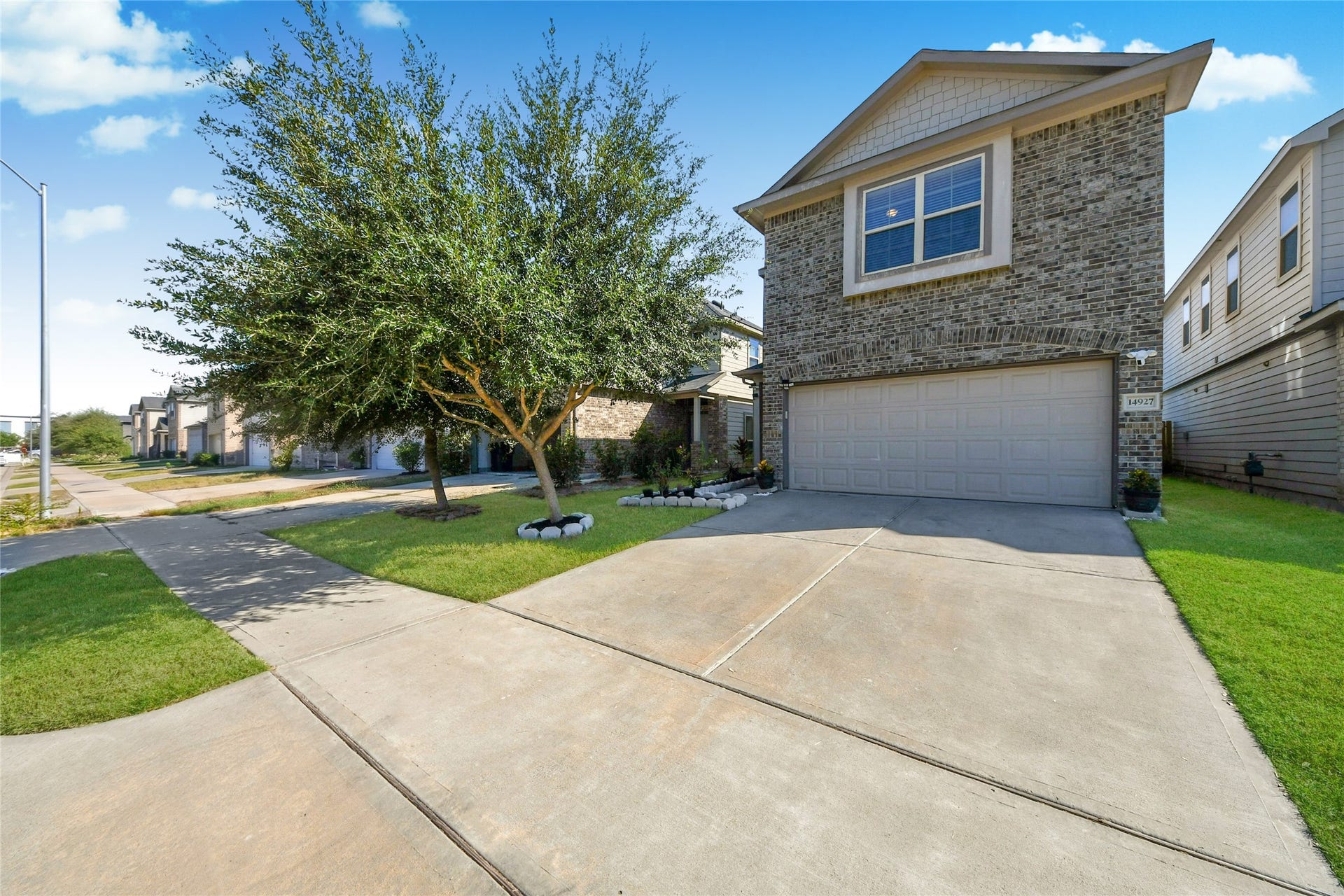 14927 Cardiff Cliff Lane, Houston, TX 77053 14927 Cardiff Cliff Lane, Houston, TX 77053