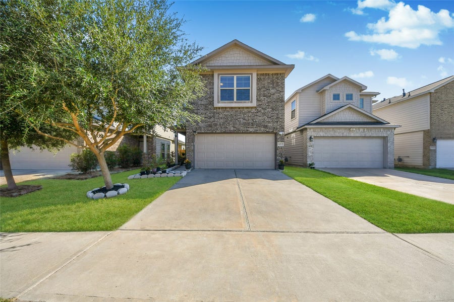 Property photo for 14927 Cardiff Cliff Lane, Houston, TX