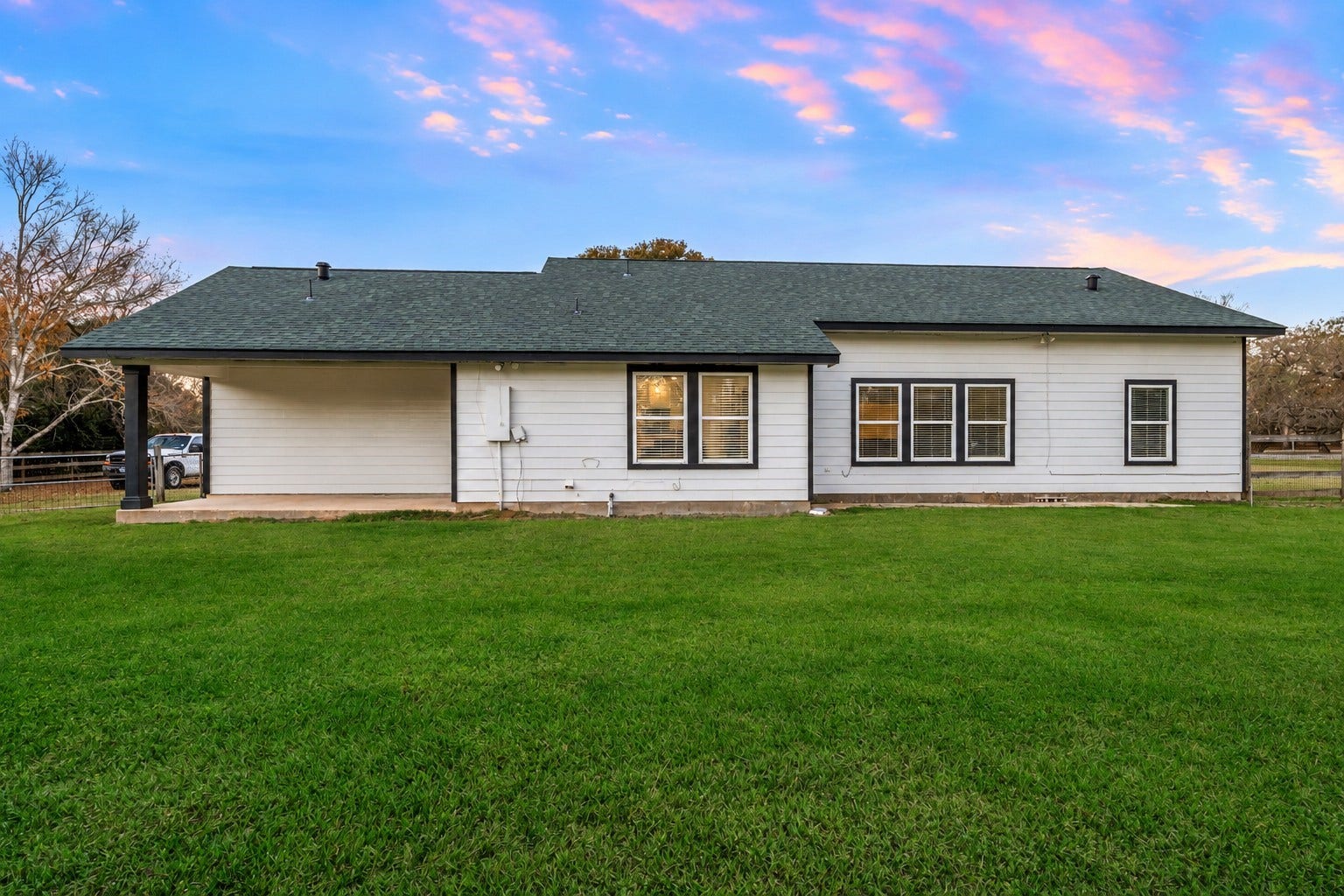 118 Pin Oak Lane, Hempstead, TX 77445