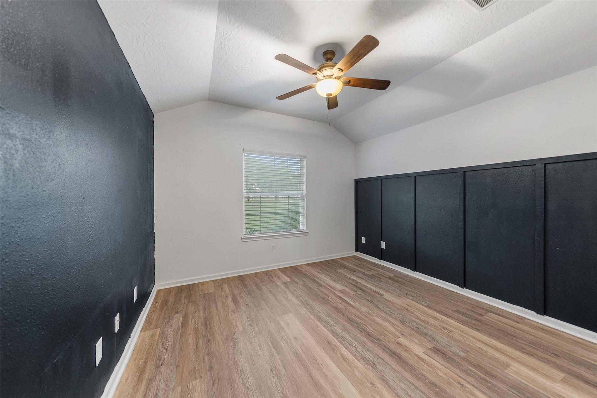 118 Pin Oak Lane, Hempstead, TX 77445