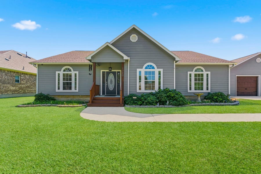 Property photo for 1320 Oregon Street, La Porte, TX