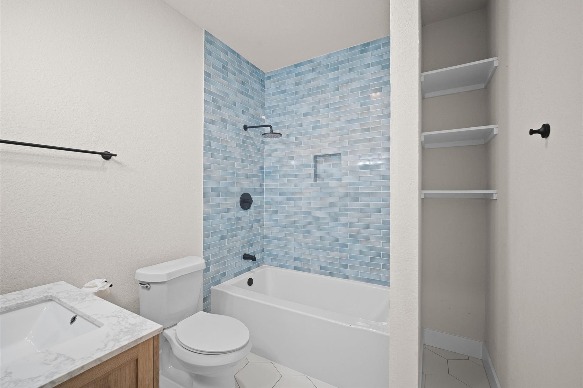 6 Maize Flower Place, Tomball, TX 77375 6 Maize Flower Place, Tomball, TX 77375