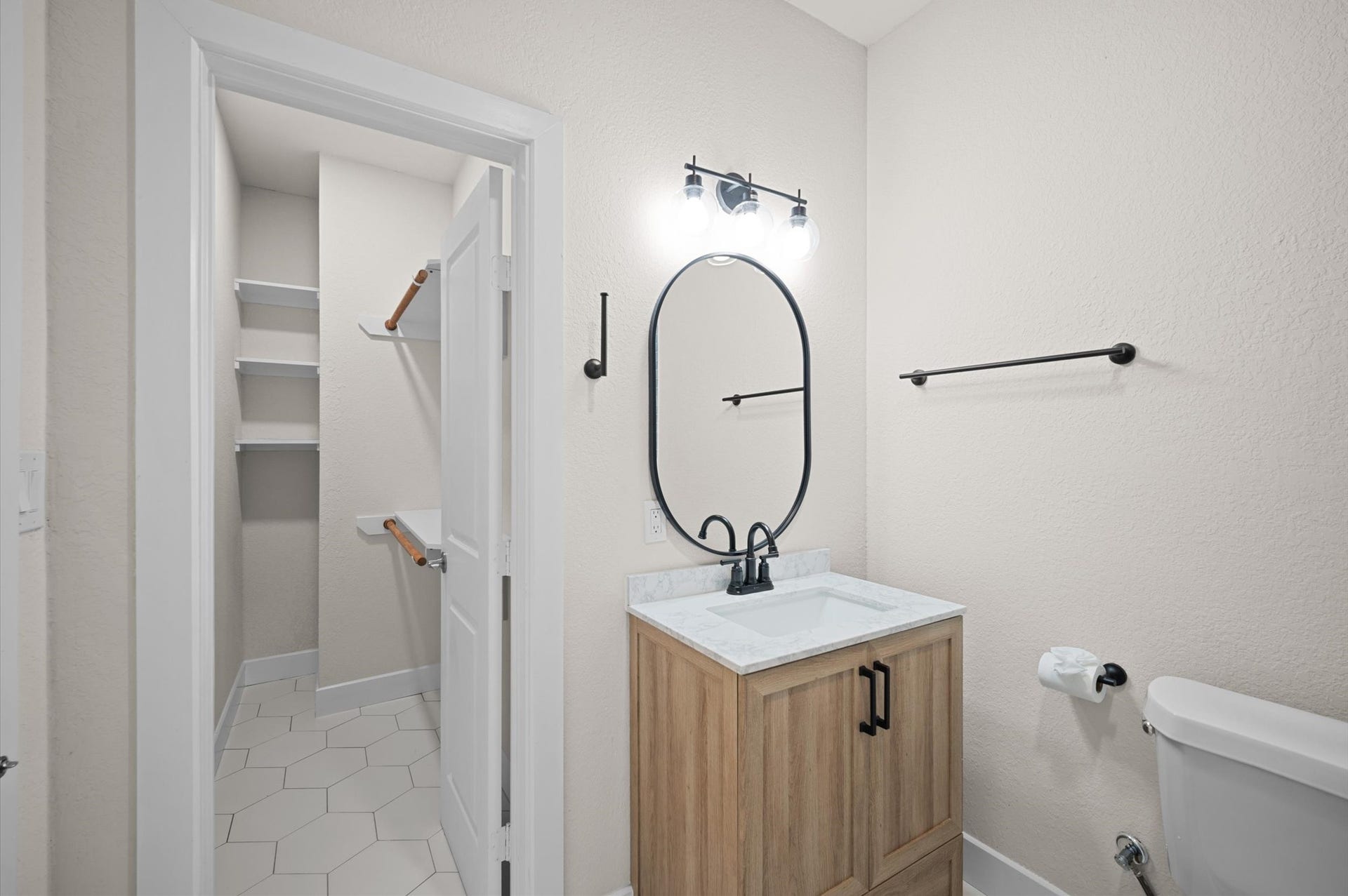 6 Maize Flower Place, Tomball, TX 77375 6 Maize Flower Place, Tomball, TX 77375