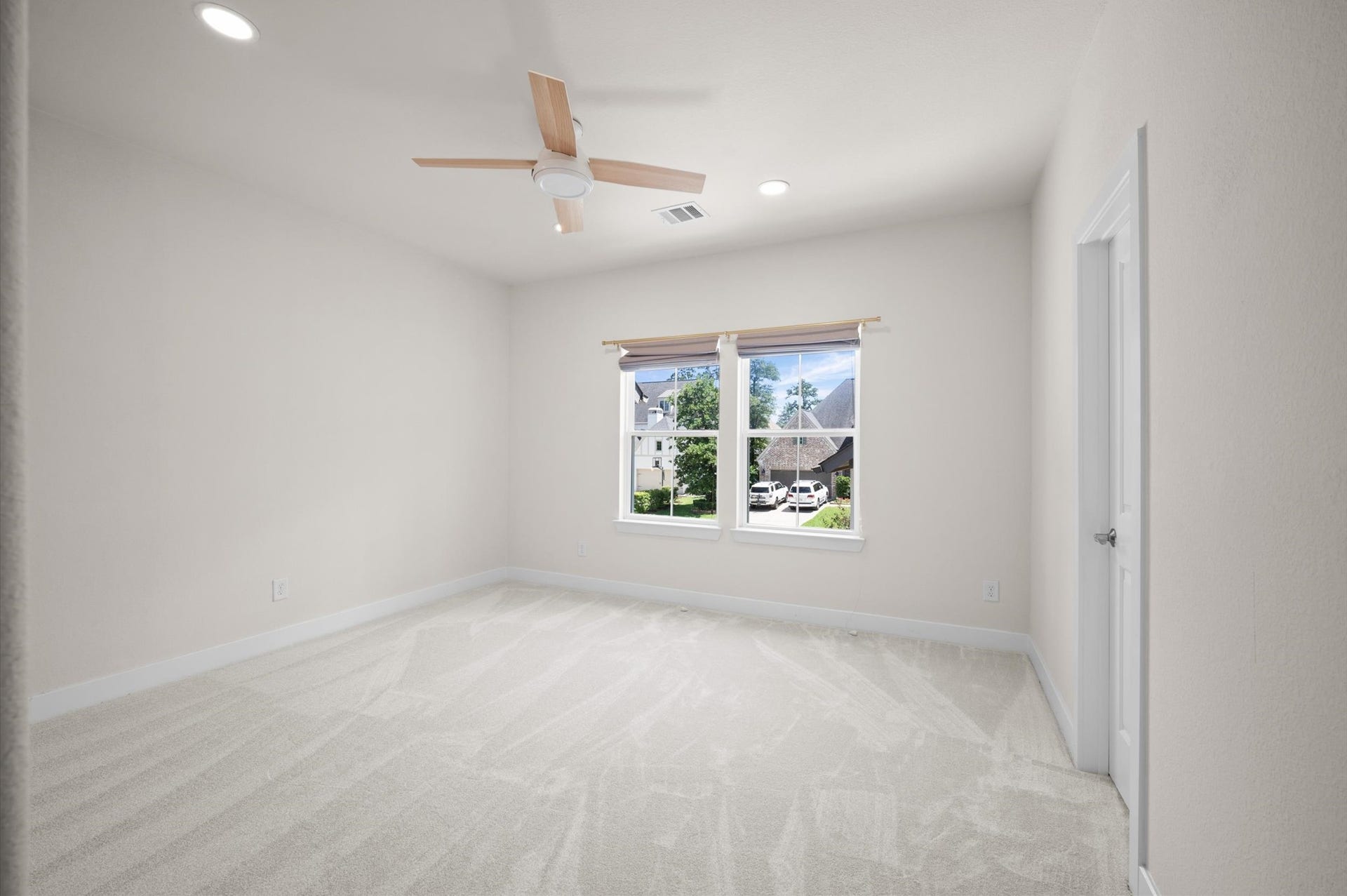 6 Maize Flower Place, Tomball, TX 77375 6 Maize Flower Place, Tomball, TX 77375
