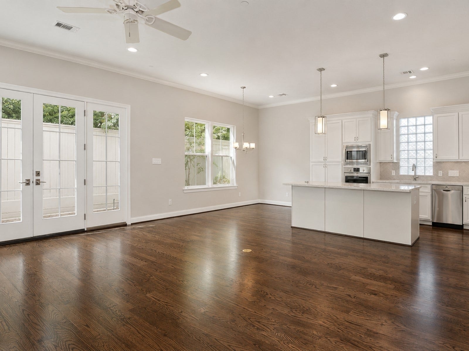 215 Willow Street, Shenandoah, TX 77384 215 Willow Street, Shenandoah, TX 77384