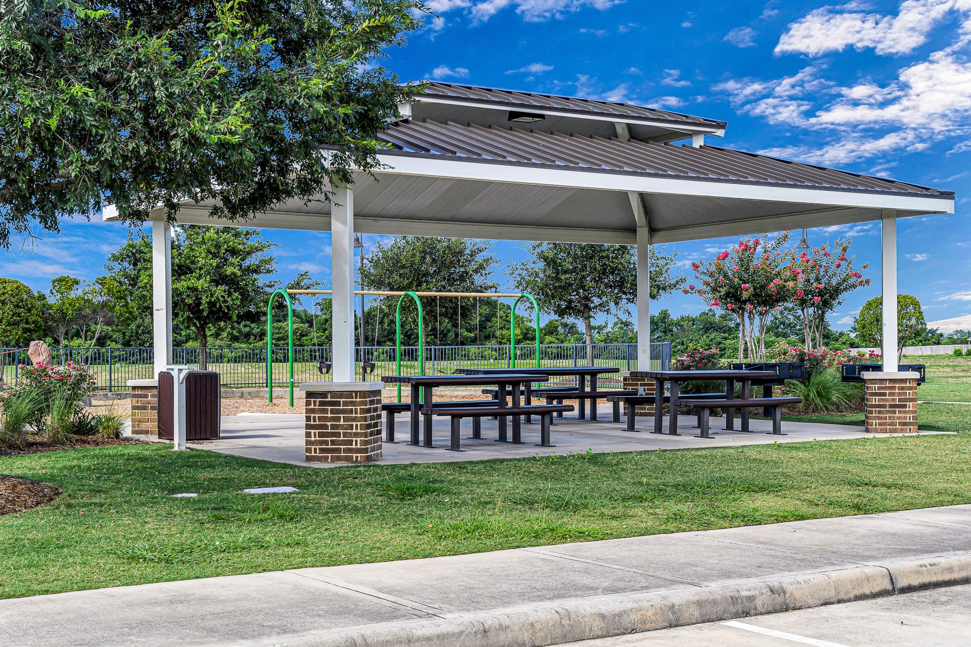 28106 Middlewater View, Katy, TX 77406 Covered Pavillion with Outdoor Tables