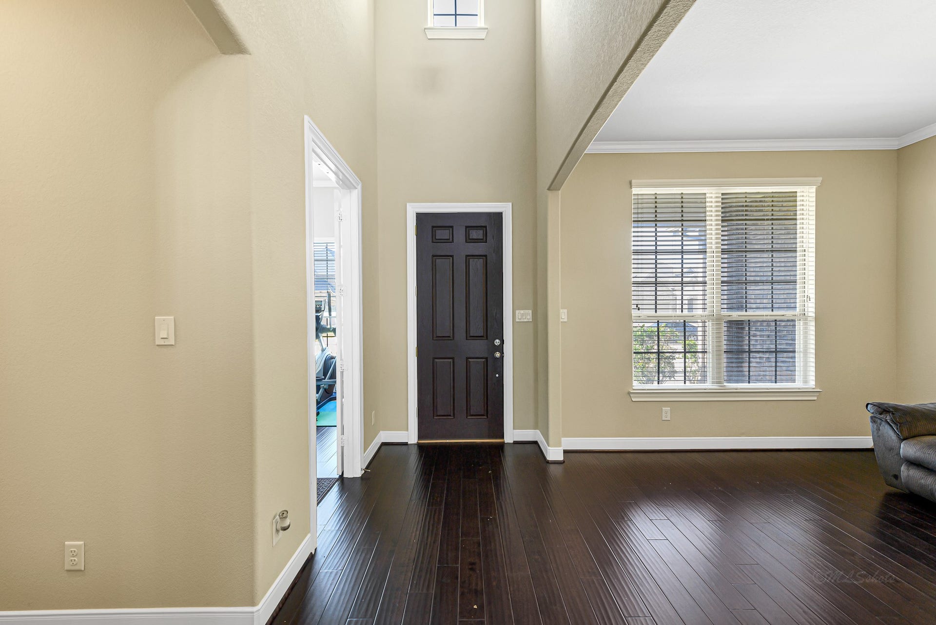 28106 Middlewater View, Katy, TX 77406 Entry High Ceiling open to Dinning Room