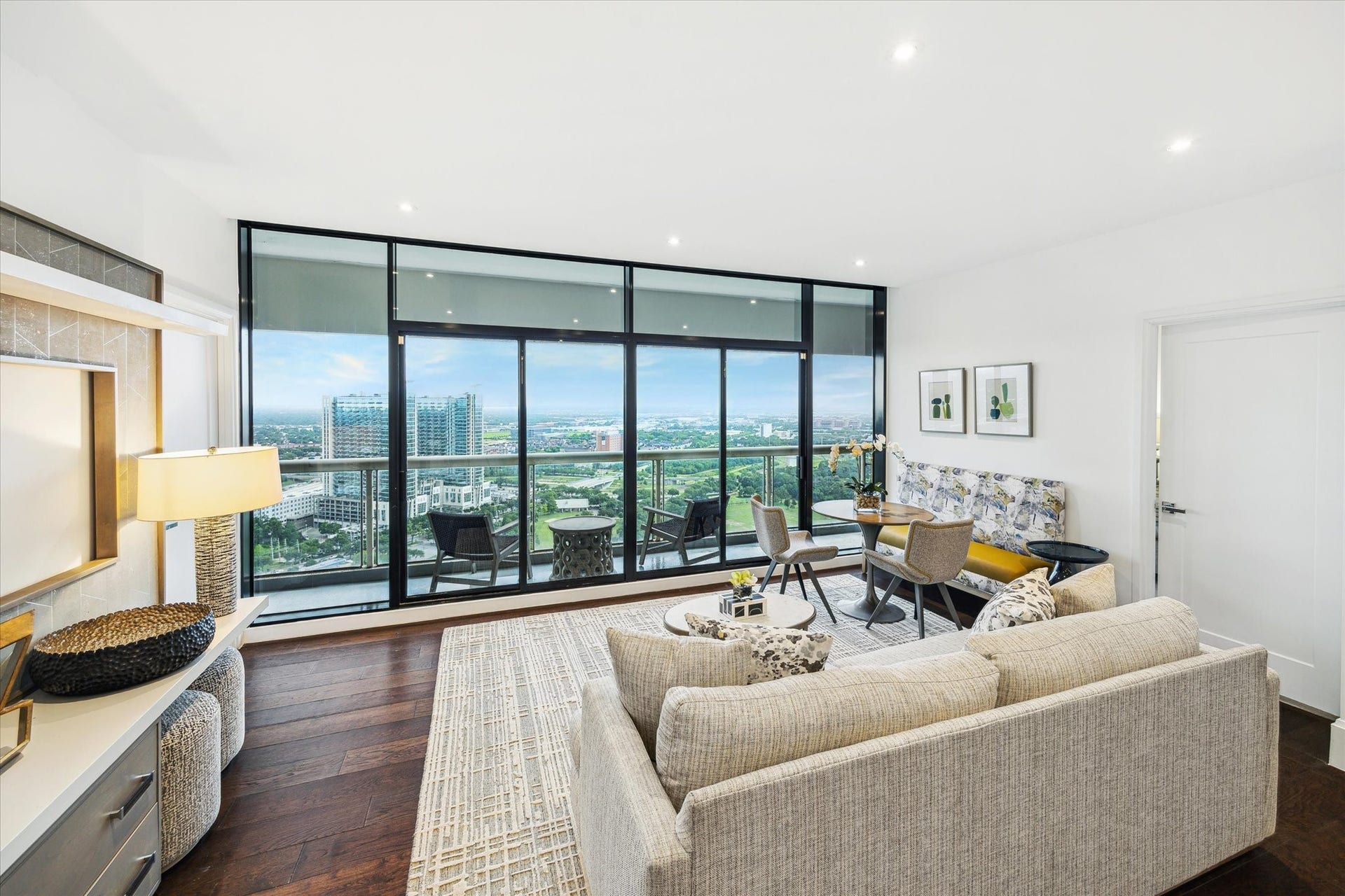 1701 Hermann Drive, #30D, Houston, TX 77004 1701 Hermann Drive, #30D, Houston, TX 77004