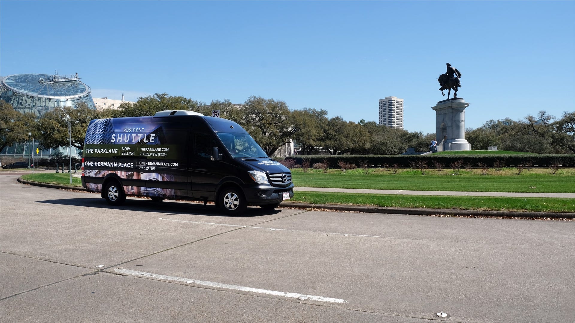 1701 Hermann Drive, #30D, Houston, TX 77004 Complimentary resident shuttle to Med Center and MetroRail