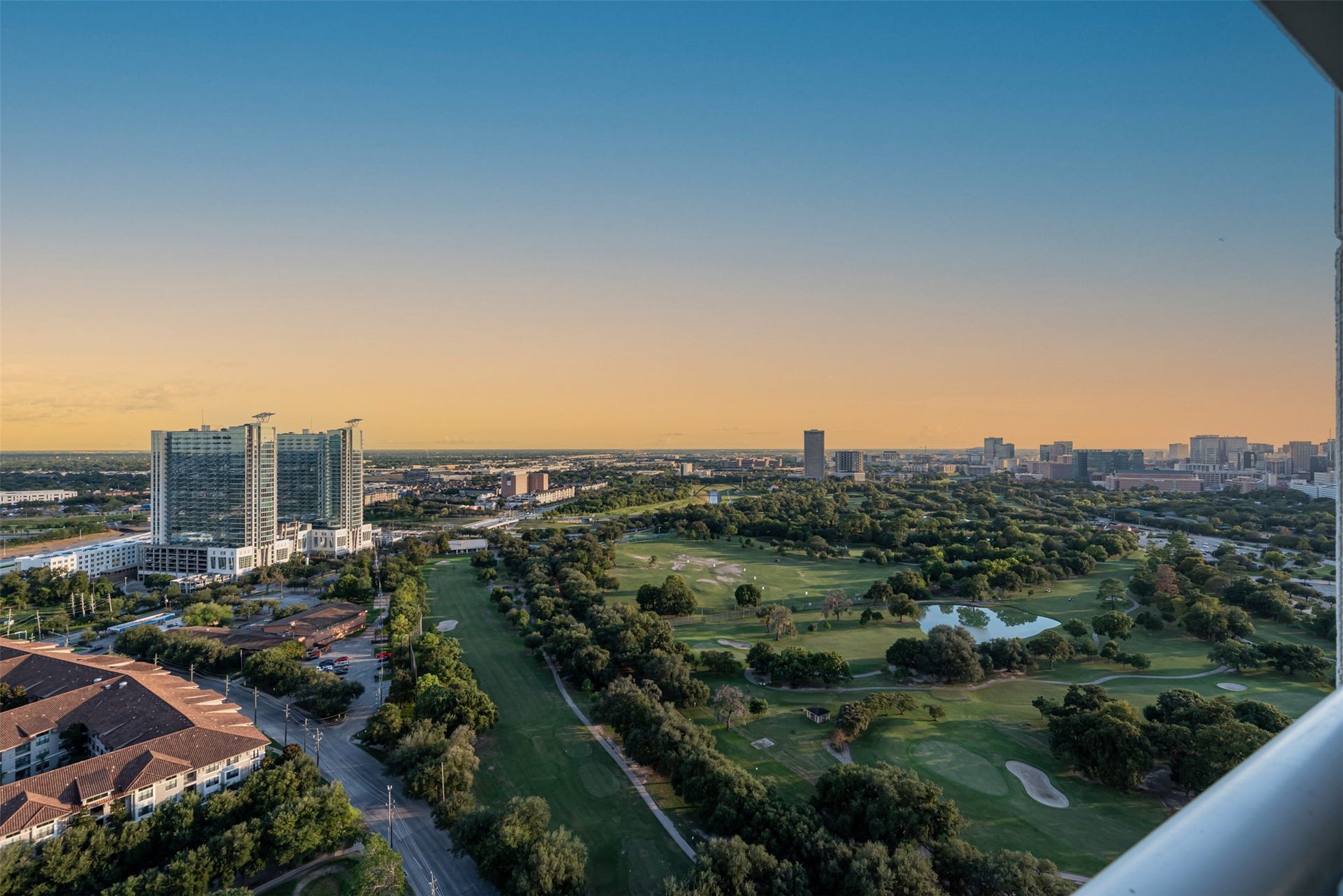 1701 Hermann Drive, #30D, Houston, TX 77004 Sunset View