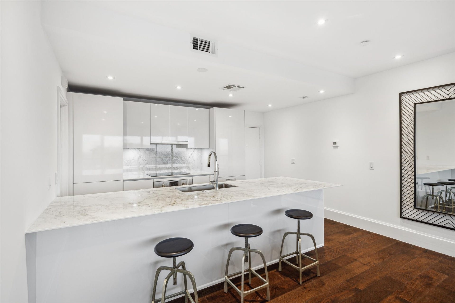 1701 Hermann Drive, #30D, Houston, TX 77004 1701 Hermann Drive, #30D, Houston, TX 77004