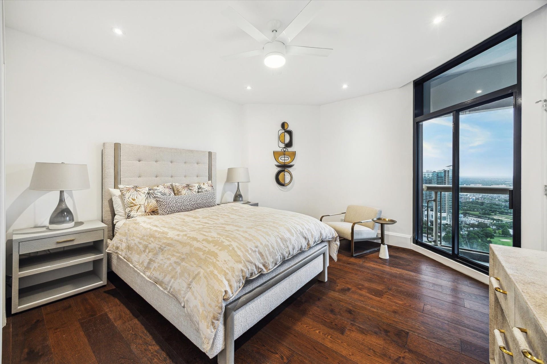 1701 Hermann Drive, #30D, Houston, TX 77004 Primary Bedroom