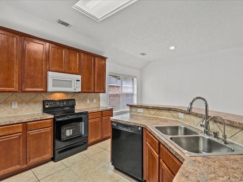 6507 Canyon Mist Lane, Dickinson, TX 77539 6507 Canyon Mist Lane, Dickinson, TX 77539