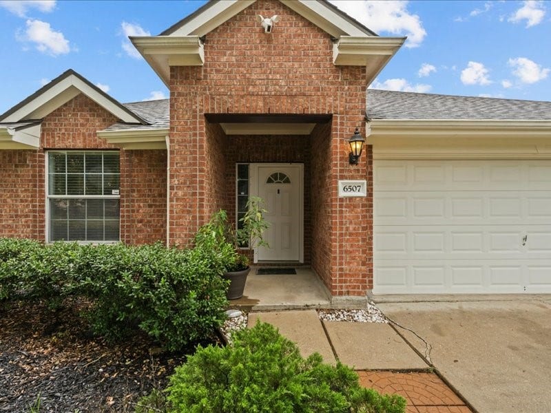 Property photo for 6507 Canyon Mist Lane, Dickinson, TX