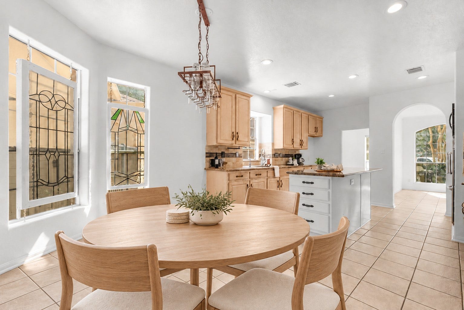 311 Lake Front Drive, League City, TX 77573 Breakfast area with room for a full table right off the kitchen. Virtually staged.