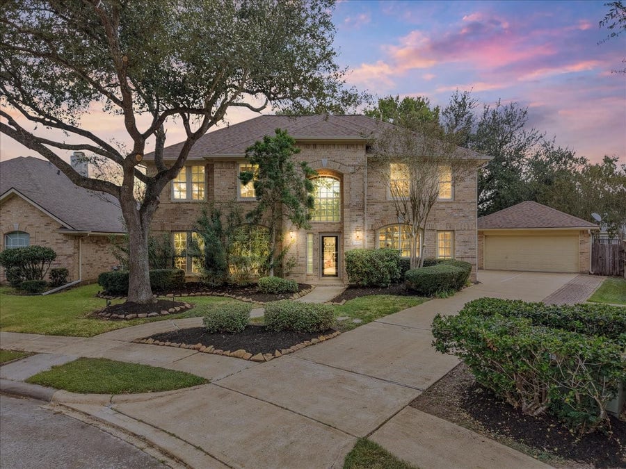 Property photo for 311 Lake Front Drive, League City, TX