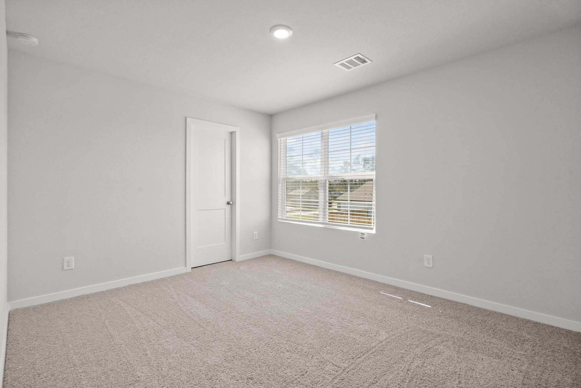 660 Woodhaven Lakes Drive, La Marque, TX 77568 representative photo
