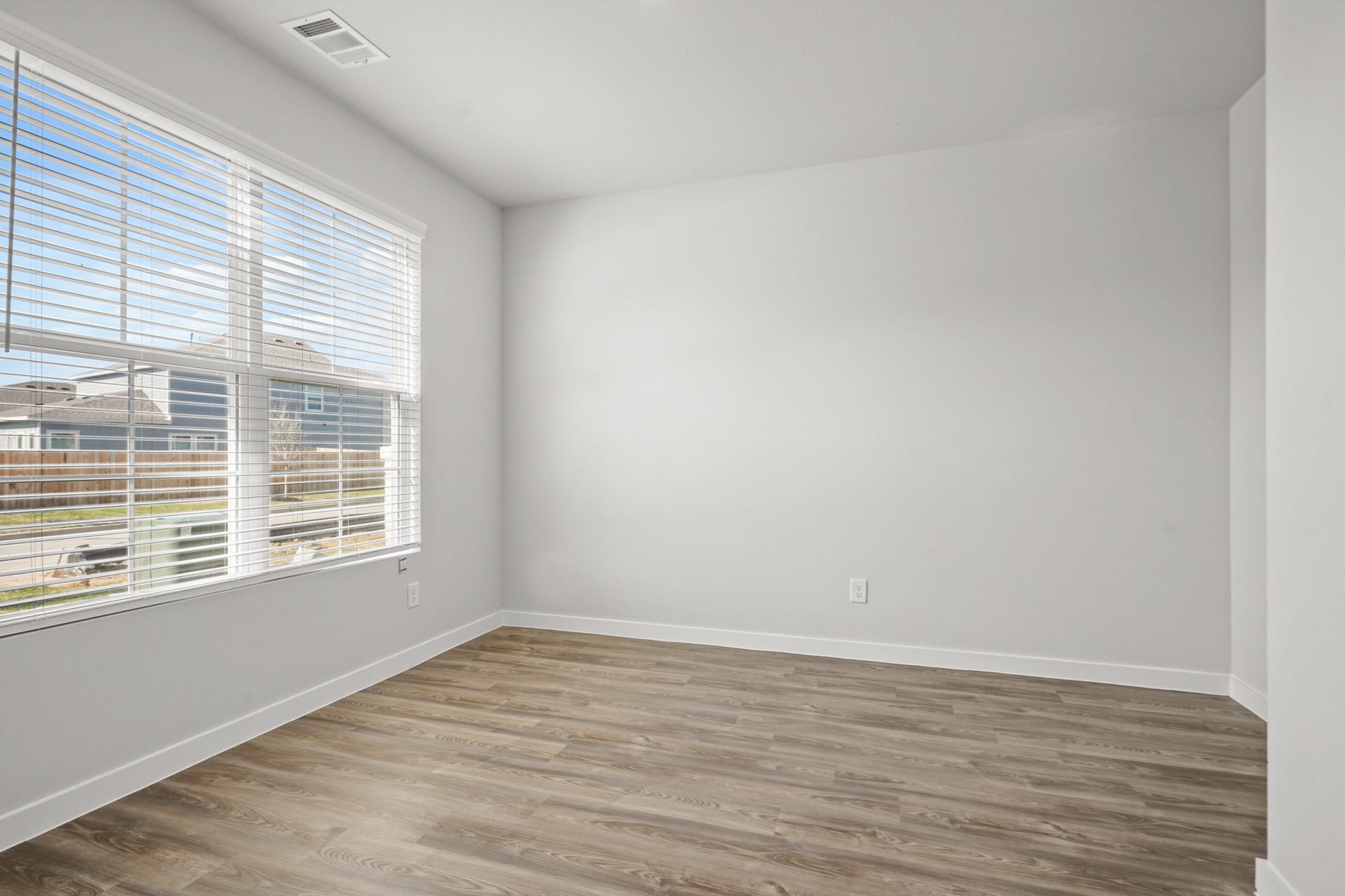 660 Woodhaven Lakes Drive, La Marque, TX 77568 representative photo