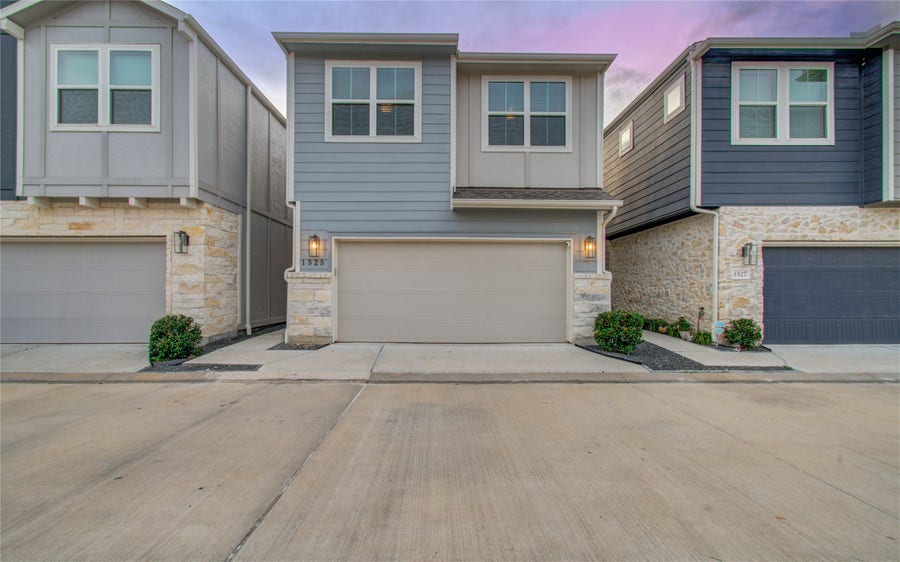 Property photo for 1525 Parkland Oak Drive, Houston, TX