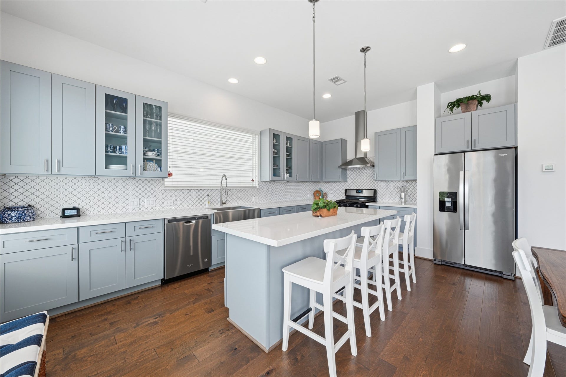 327 Yale Oaks Lane, Houston, TX 77091