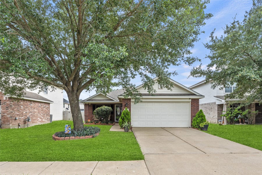 Property photo for 20723 Dewberry Creek Lane, Katy, TX