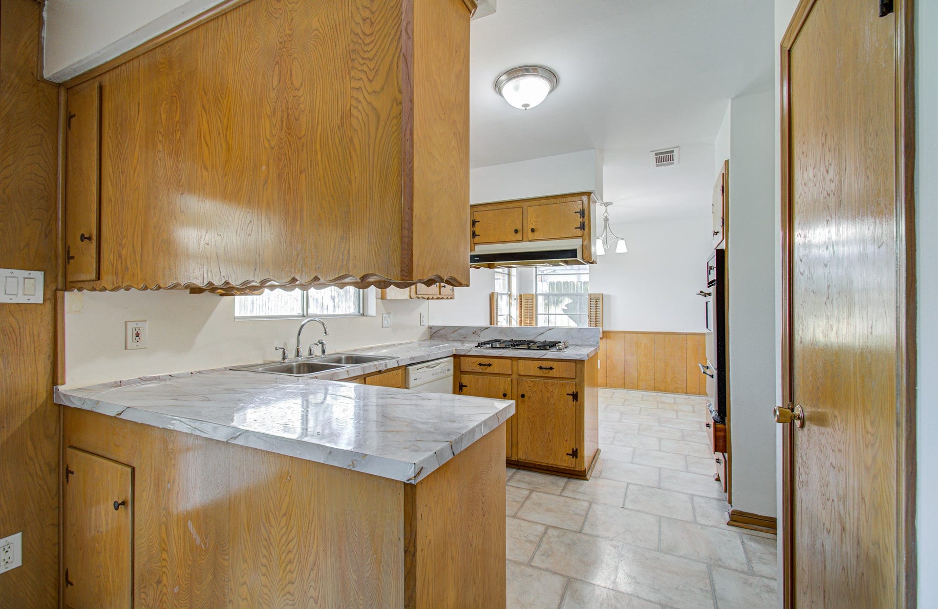 8407 Sharpview Drive, Houston, TX 77036 8407 Sharpview Drive, Houston, TX 77036