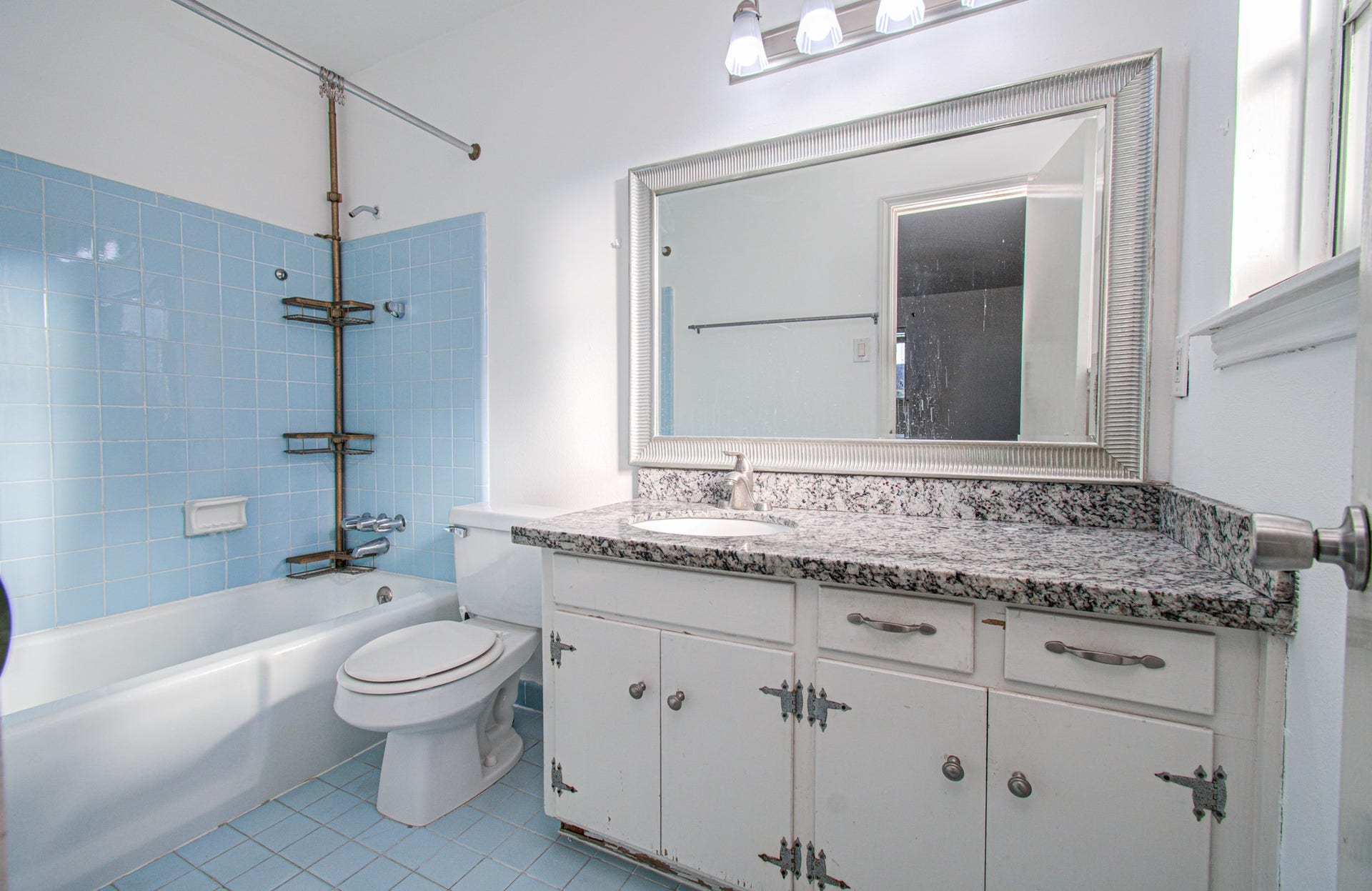 8407 Sharpview Drive, Houston, TX 77036 8407 Sharpview Drive, Houston, TX 77036