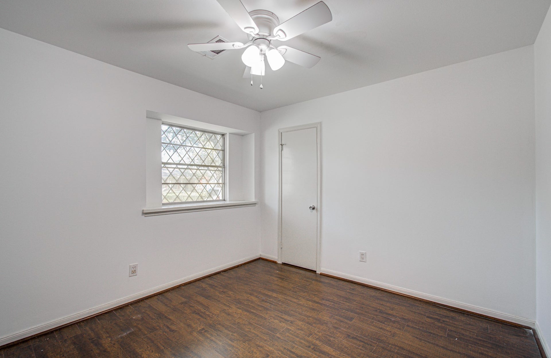 8407 Sharpview Drive, Houston, TX 77036 8407 Sharpview Drive, Houston, TX 77036