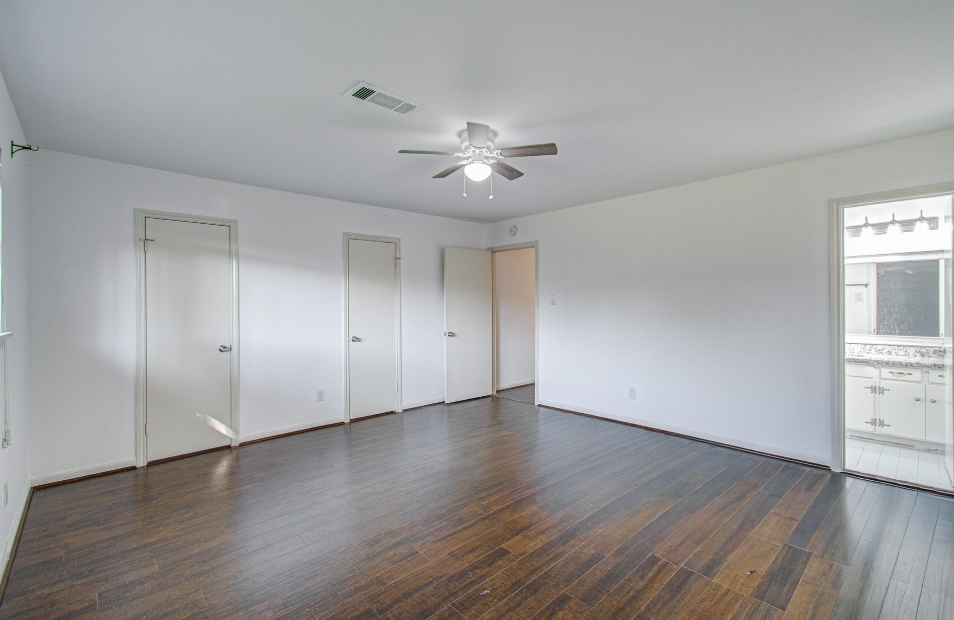 8407 Sharpview Drive, Houston, TX 77036 8407 Sharpview Drive, Houston, TX 77036