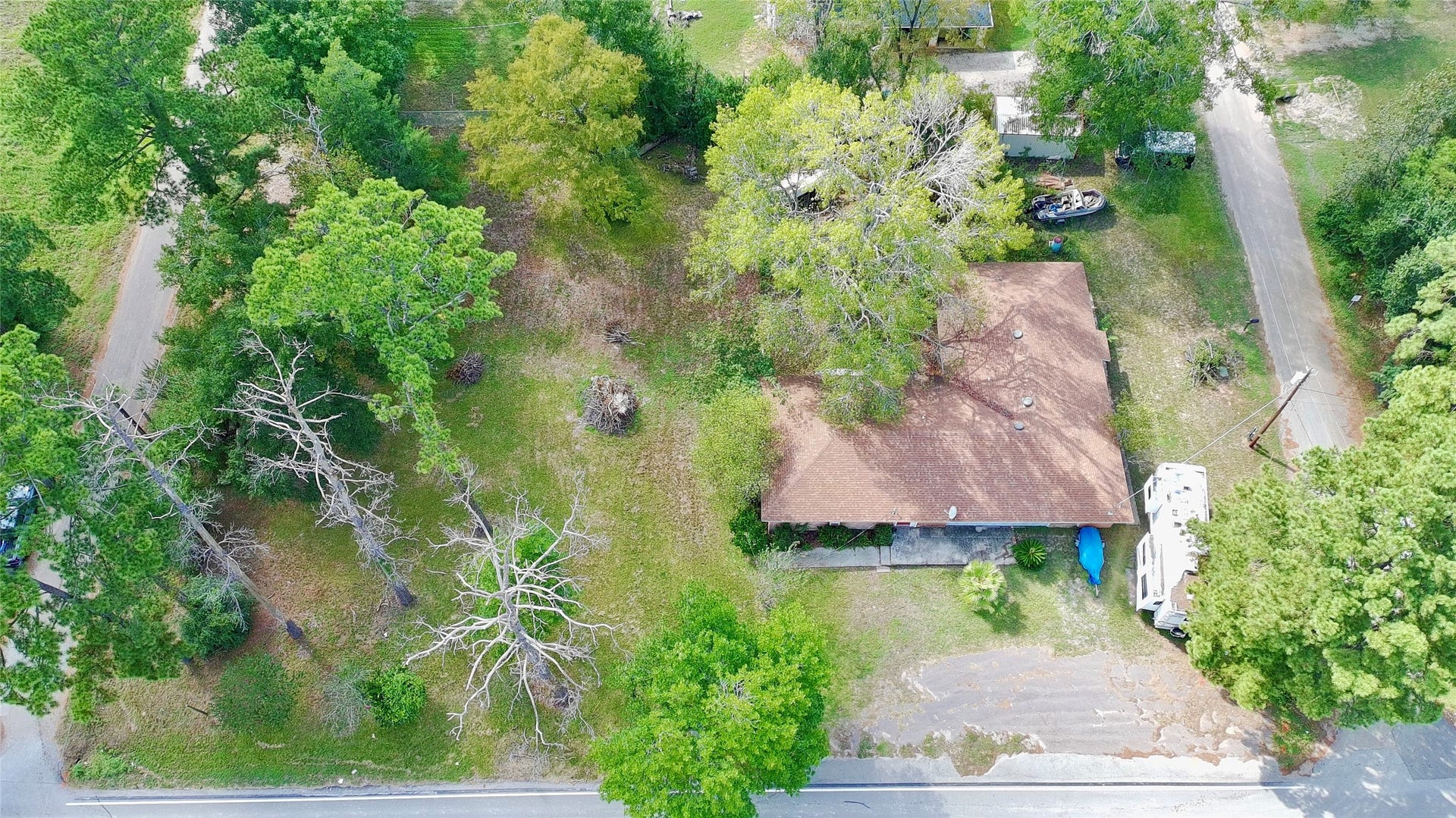14335 Hill Drive, Willis, TX 77318 6 Lots with a 3000 + sq.ft. home
