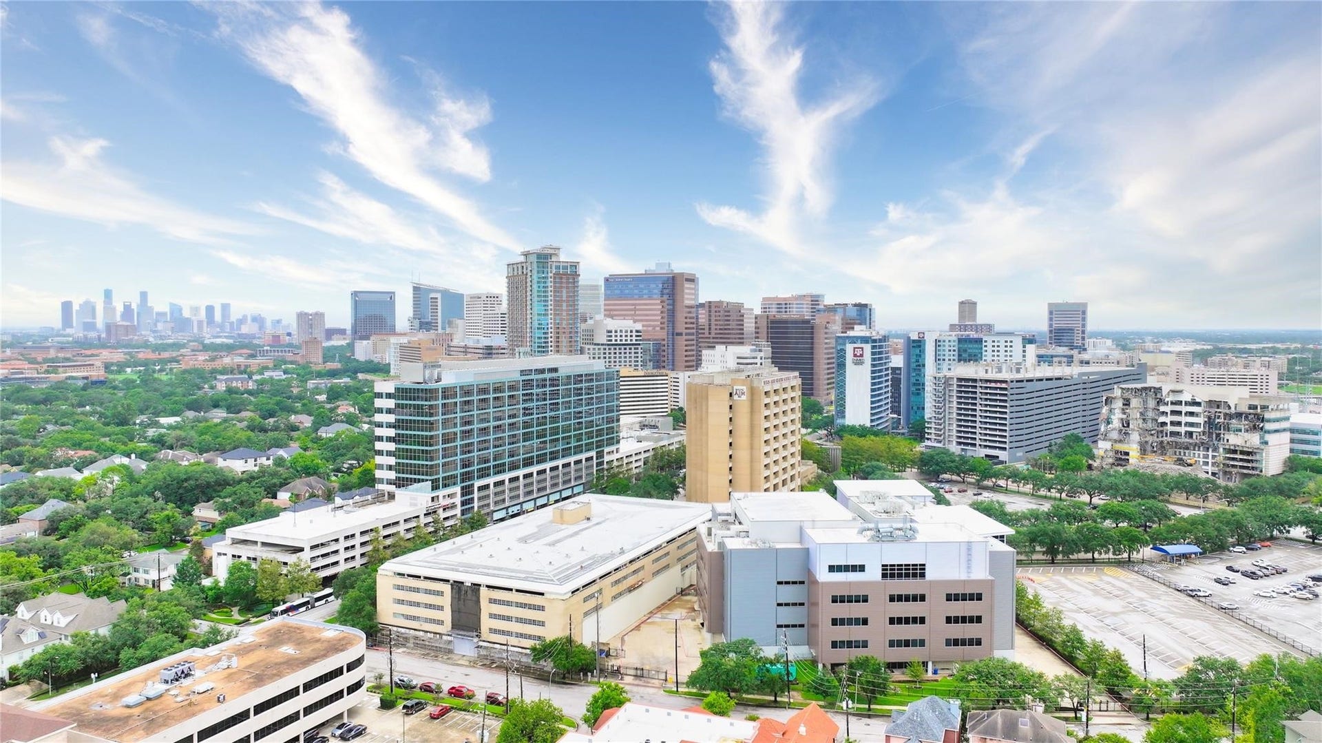 11404 Summit Bay Drive, Pearland, TX 77584 providing convenient access to world-class healthcare and research facilities.