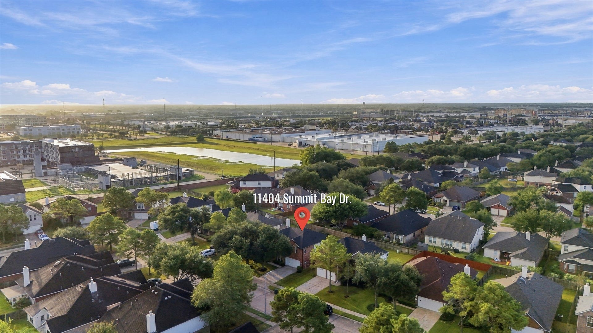 11404 Summit Bay Drive, Pearland, TX 77584 This master-planned community features 700 acres of greenbelts and parks, 300 acres of sparkling lakes, a 22-mile hike and bike trail network, six school sites on 115 acres, a vibrant Town Center with shopping and dining, a corporate campus, hospital, day care facilities, and multiple churches.