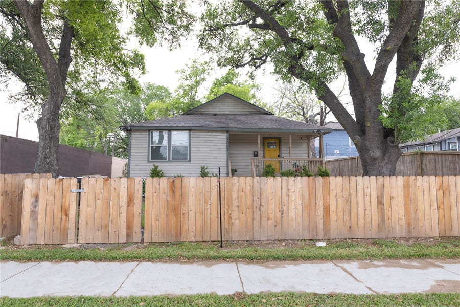 Property photo for 8007 Capitol Street, Houston, TX
