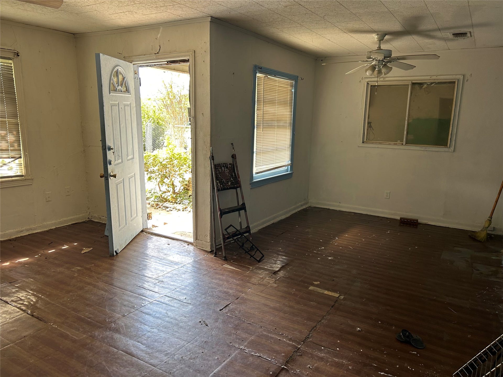 2207 NORMAN Street, Pasadena, TX 77506