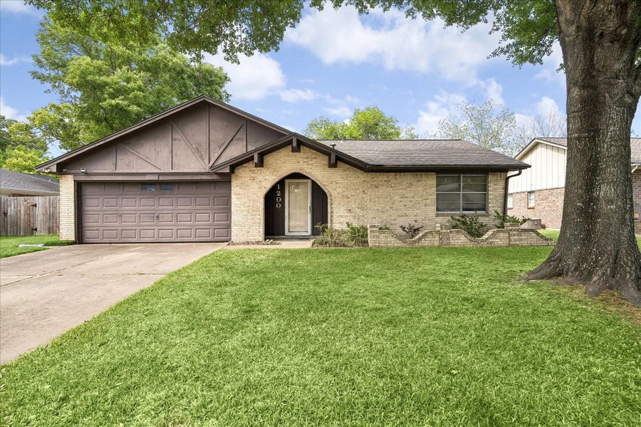 Property photo for 1200 Sagebrush Trail, Baytown, TX