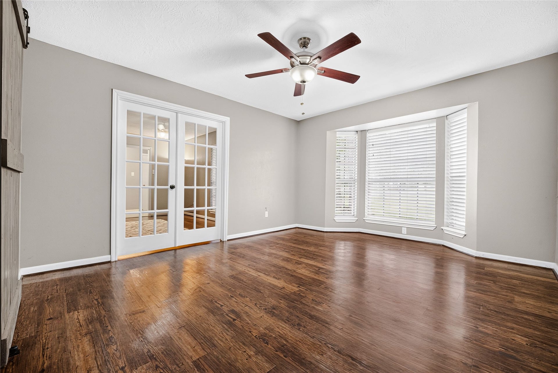 97 Panorama Drive, Panorama Village, TX 77304 Study/Home office