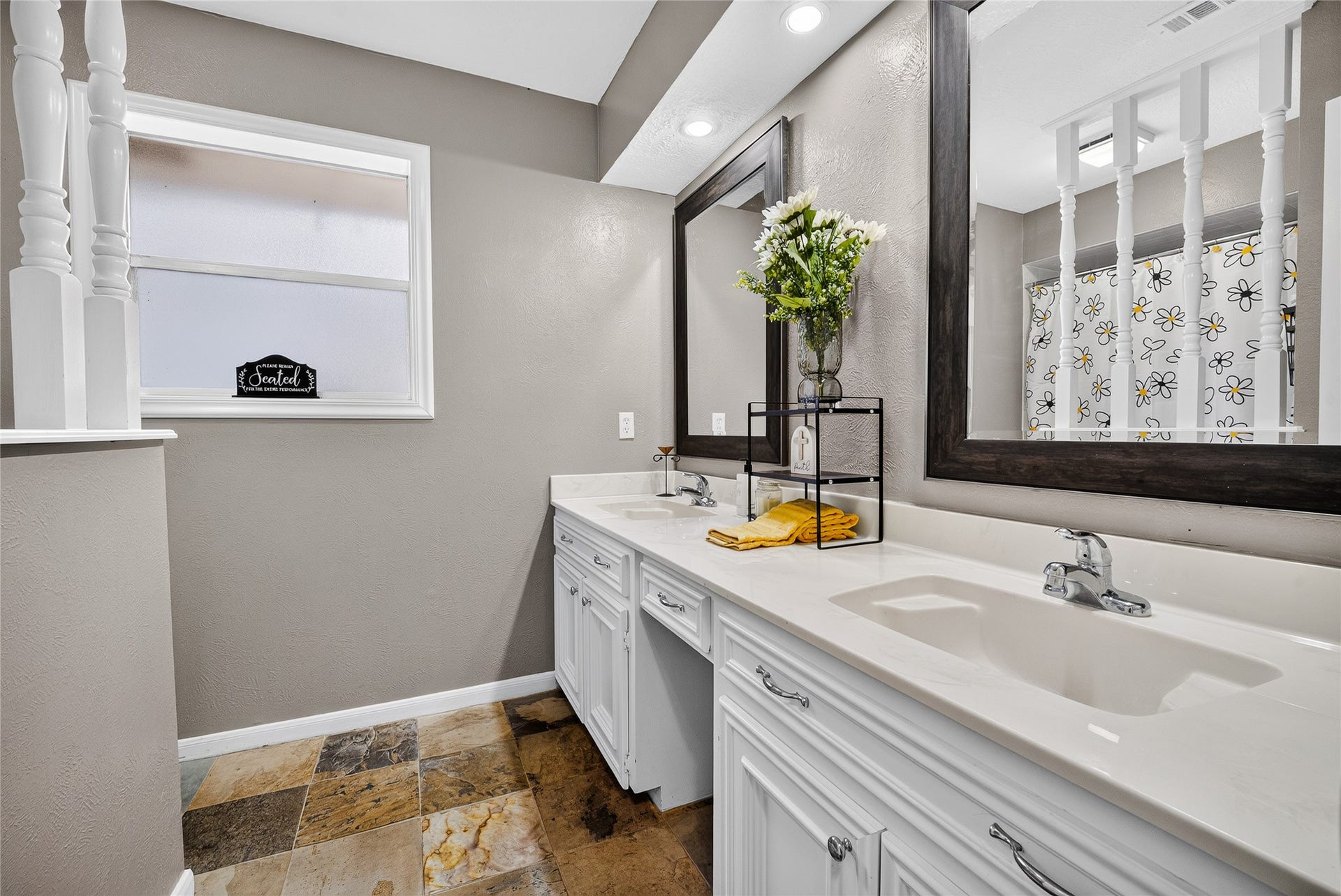 97 Panorama Drive, Panorama Village, TX 77304 Bathroom 2