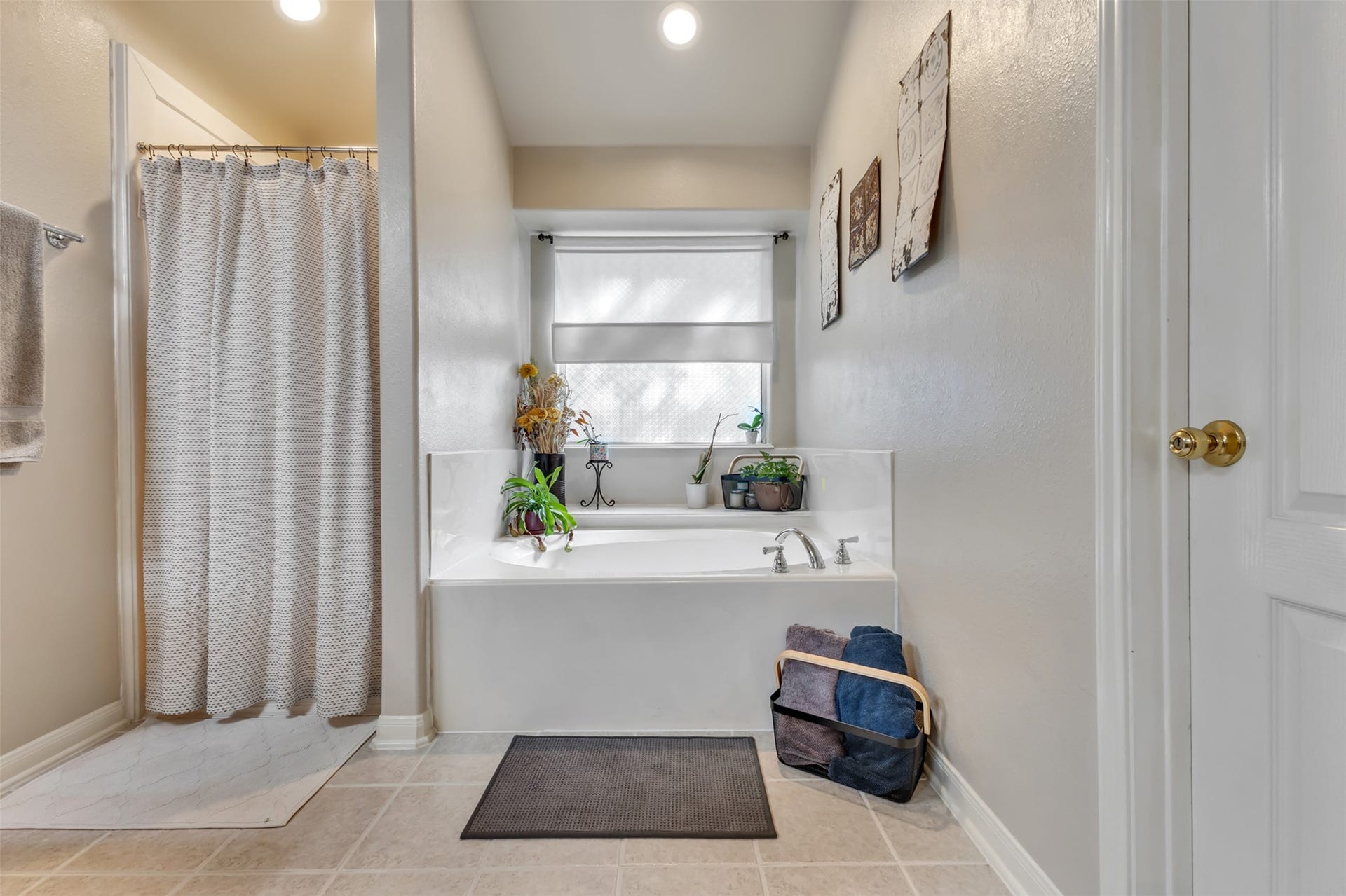 6006 Knollwood Trail, Spring, TX 77373 6006 Knollwood Trail, Spring, TX 77373