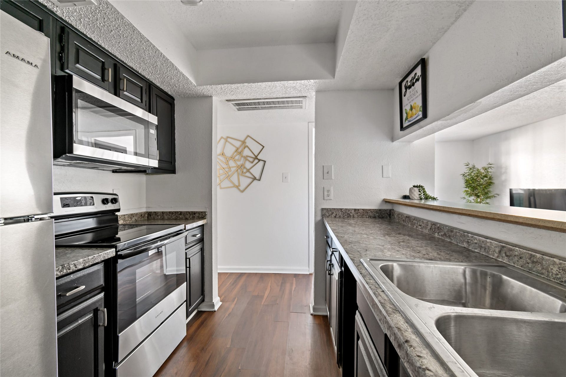 Kitchen entry from the Living/dining are