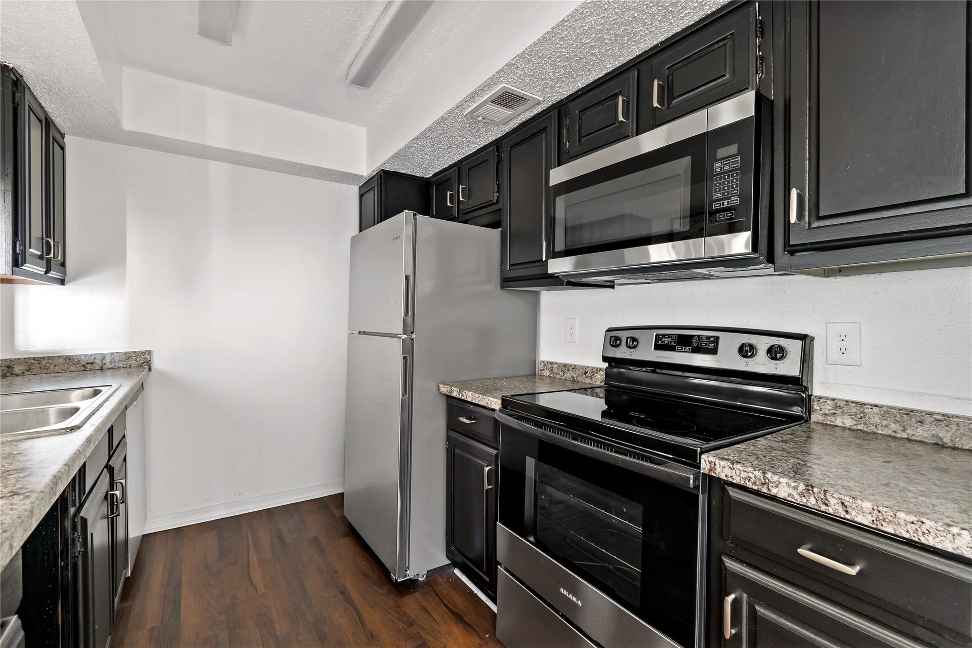 2830 S Bartell Drive, #211, Houston, TX 77054