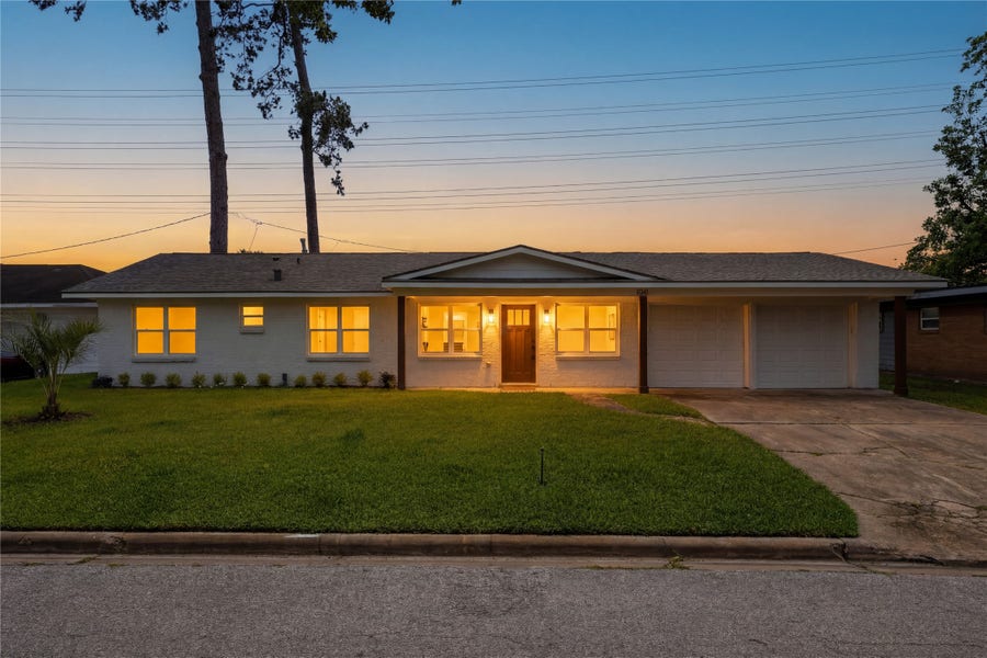 Property photo for 1041 Gardendale Drive, Houston, TX
