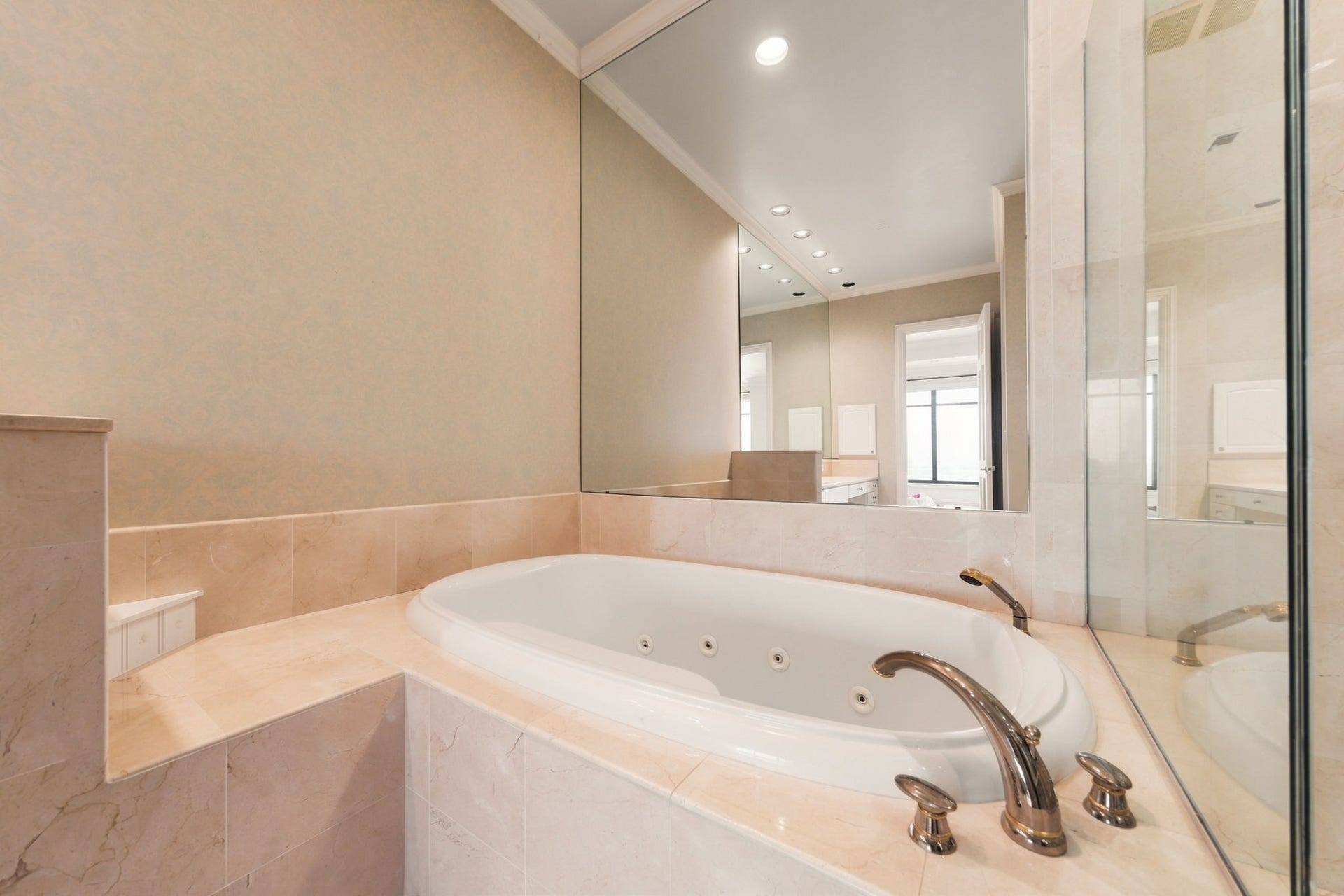 2121 Kirby Drive, #13NE, Houston, TX 77019 2121 Kirby Drive, #13NE, Houston, TX 77019